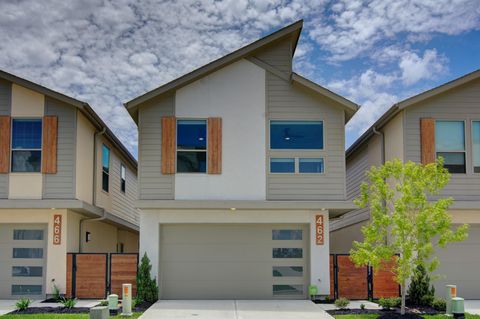 Photo of 462 S Centro Circle, Shenandoah, TX 77385 (MLS # 64472847)