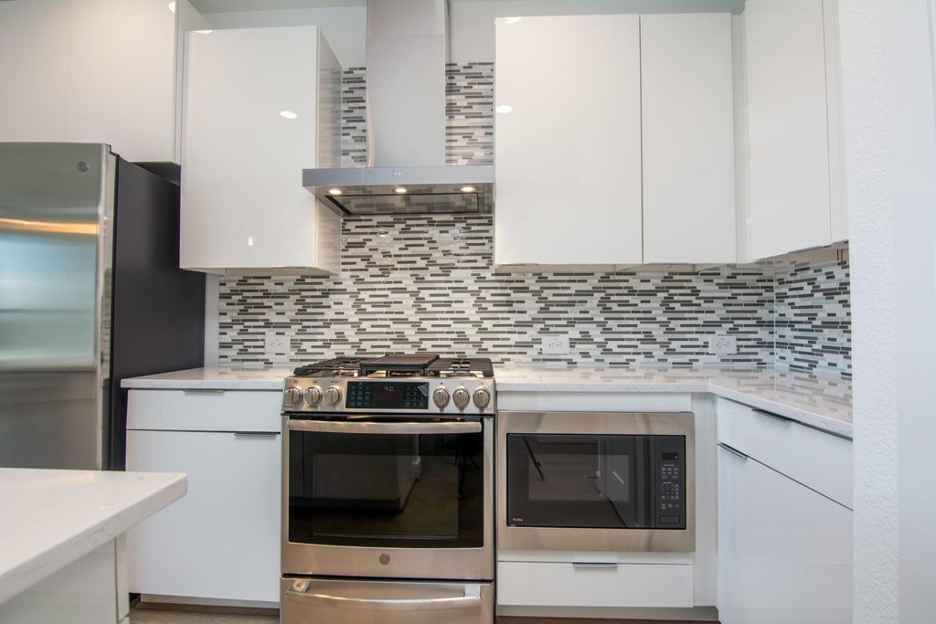 Photo of 462 S Centro Circle, Shenandoah, TX 77385 (MLS # 64472847)