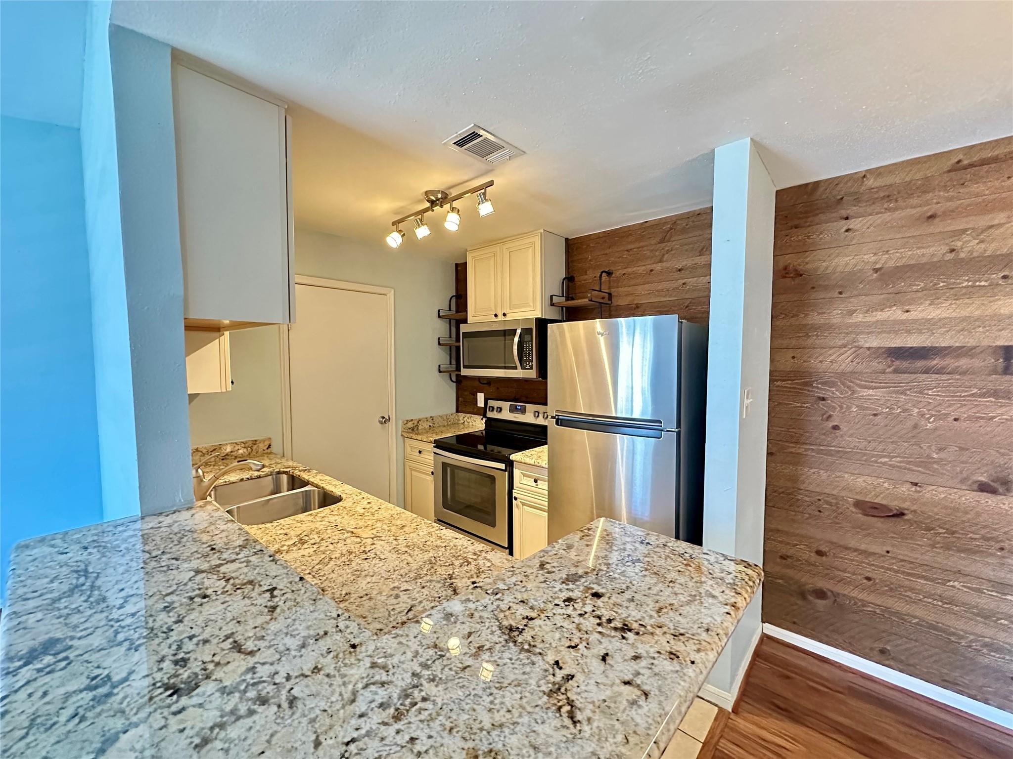 3506 Cove View Boulevard 1608