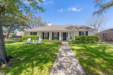 Photo of 6166 Olympia Drive, Houston, TX 77057 (MLS # 24267857)