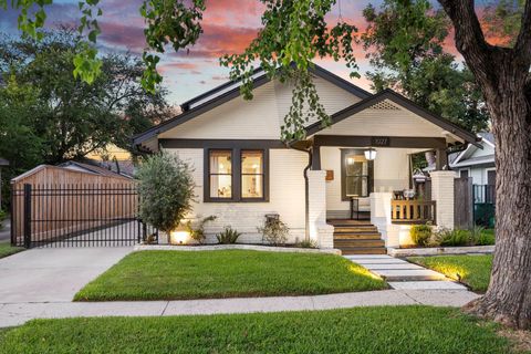 Photo of 1027 Peddie Street, Houston, TX 77009 (MLS # 30748557)