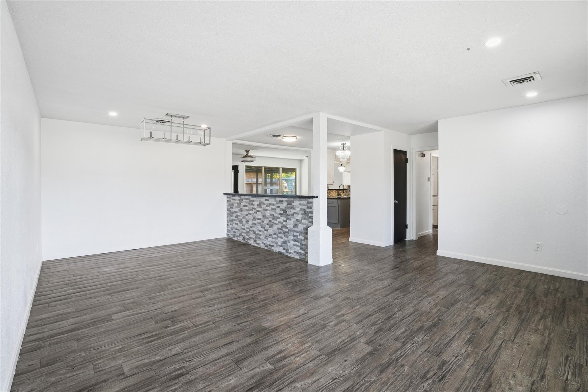 612 Sunset Lane