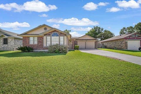 Photo of 16897 Blue Jay Street, Conroe, TX 77385 (MLS # 13773510)