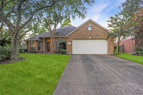 Photo of 1343 Summer Terrace Drive, Sugar Land, TX 77479 (MLS # 3072822)