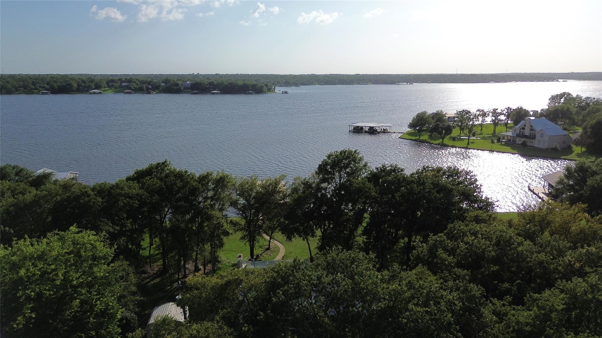 11391 Lakeshore Drive