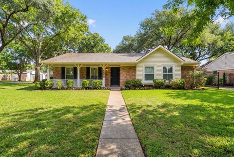 Photo of 5658 Cartagena Street, Houston, TX 77035 (MLS # 48429355)