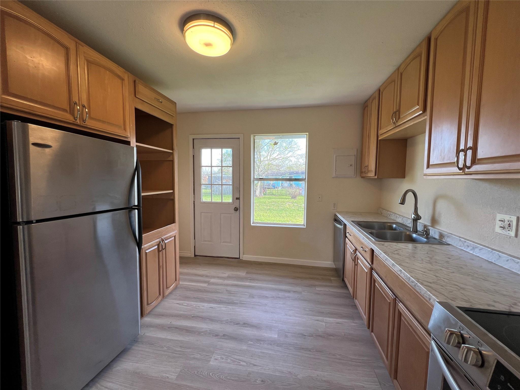 1324 W 10th Street