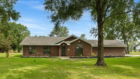 Photo of 10 Autumn Oaks Drive, Baytown, TX 77521 (MLS # 76462419)