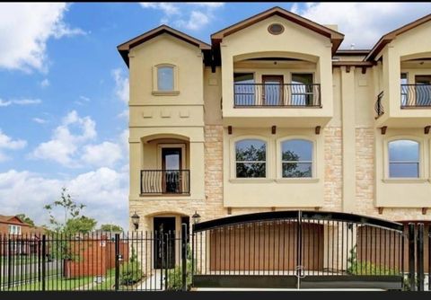 Photo of 3912 Ennis Street, Houston, TX 77004 (MLS # 91838606)