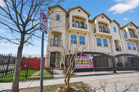 Tiny photo for 3912 Ennis Street, Houston, TX 77004 (MLS # 91838606)