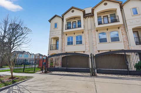 Tiny photo for 3912 Ennis Street, Houston, TX 77004 (MLS # 91838606)