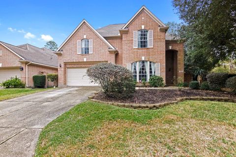 Homes For Sale - 2 Surrey Run Place<br/> Montgomery County, The Woodlands, TX 77384