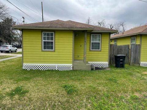 Photo of 3942 King Street, Houston, TX 77026 (MLS # 12655740)