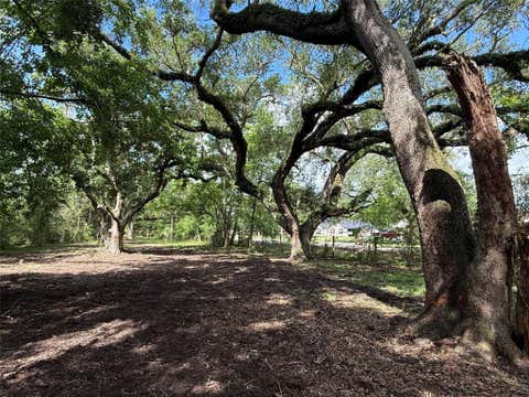 Photo of 6833 Bryan Road, Jones Creek, TX 77541 (MLS # 41333788)