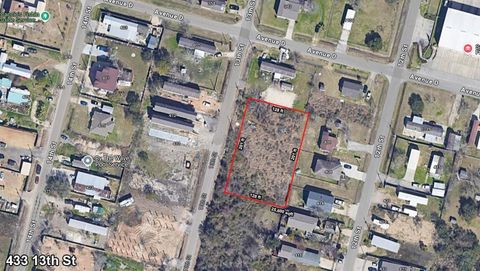 Photo of 433 13th St, San Leon, TX 77539 (MLS # 97446001)