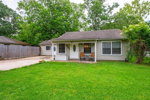 Photo of 4801 44th Street, Dickinson, TX 77539 (MLS # 27508194)
