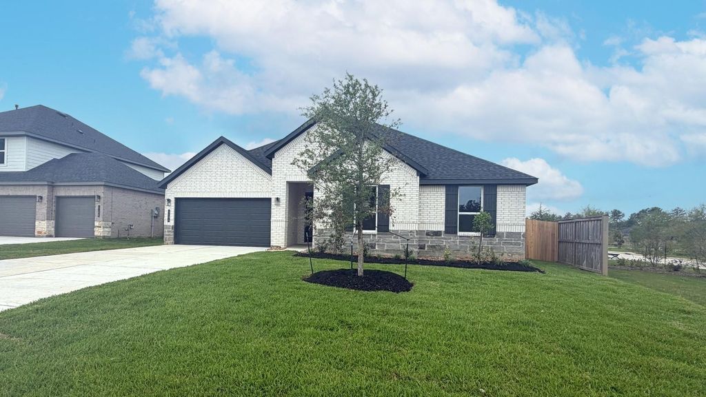 Photo of 1104 Skyline Trails Avenue, Conroe, TX 77303 (MLS # 12996838)