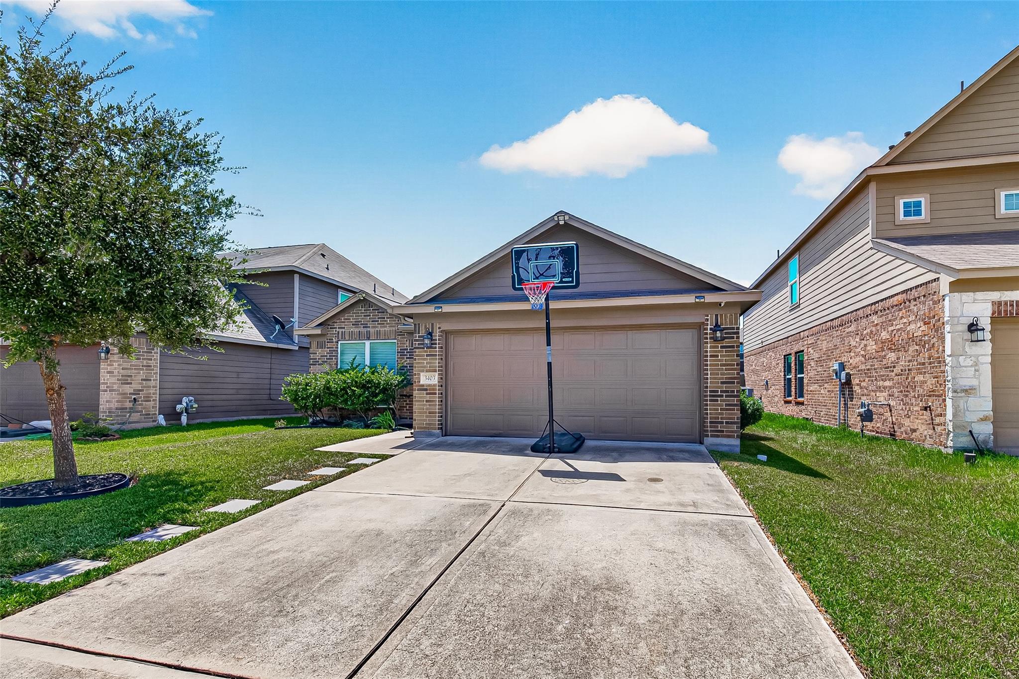 3403 Madison Elm Street