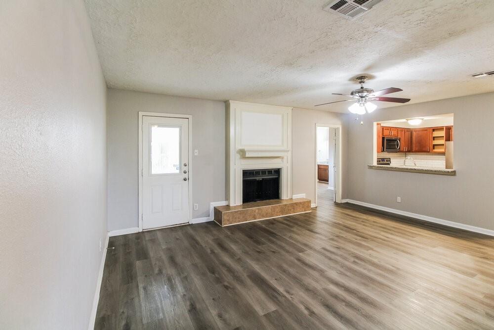 3206 Teakwood Circle