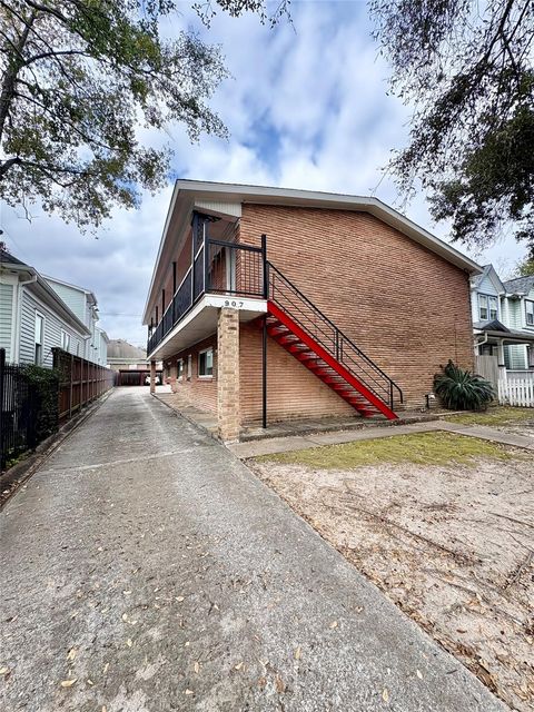 Photo of 907 Heights Boulevard, Houston, TX 77008 (MLS # 73138237)