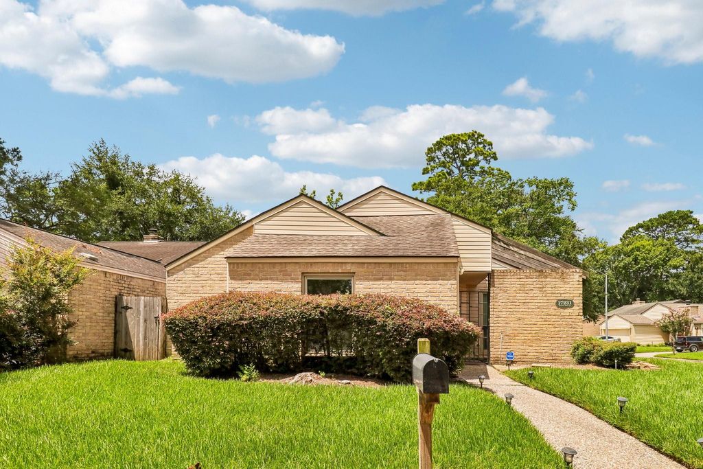 Photo of 17231 Meadow Butte Drive, Houston, TX 77090 (MLS # 40810656)