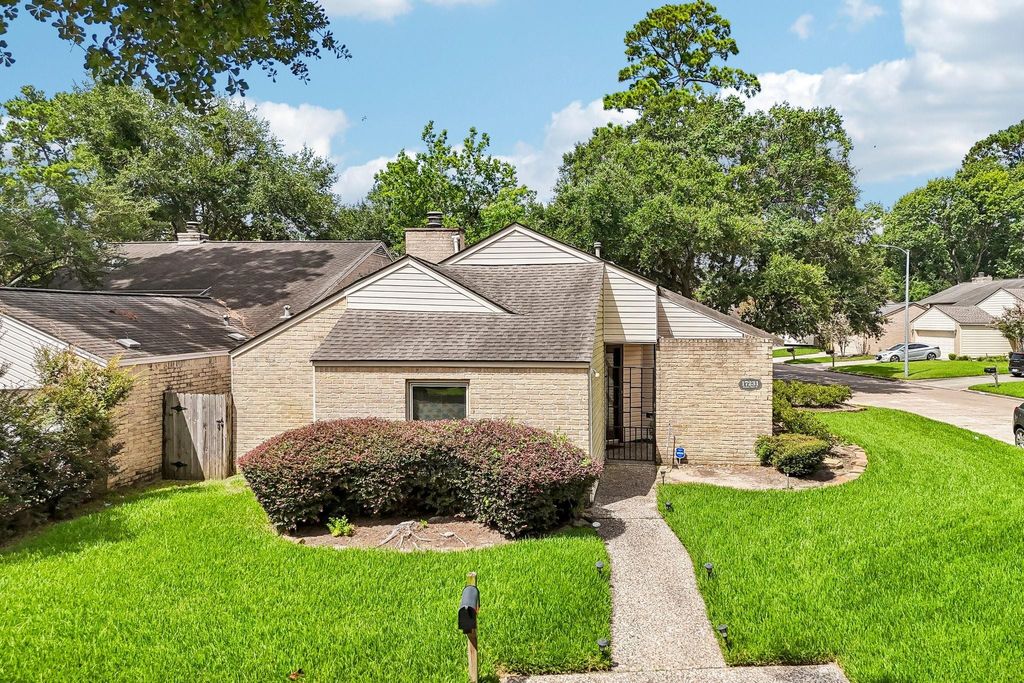 Photo of 17231 Meadow Butte Drive, Houston, TX 77090 (MLS # 40810656)