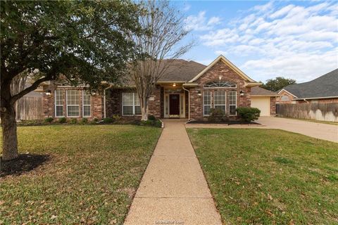 Photo of 4709 Shoal Creek Drive, College Station, TX 77845 (MLS # 98588145)