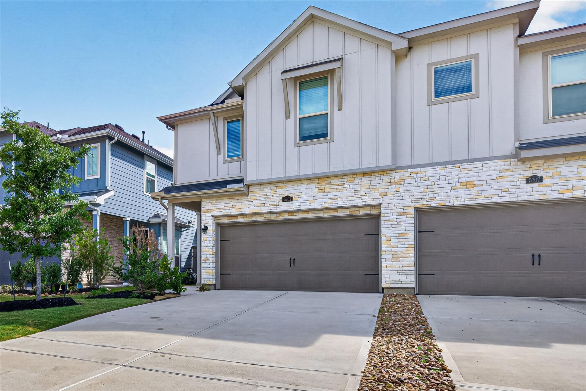 5703 Foggy Vine Court