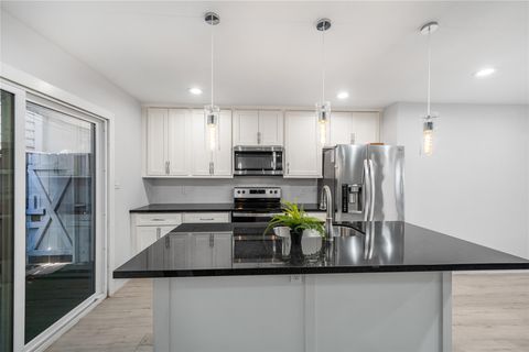Photo of 1418 Vermont Street #1, Houston, TX 77006 (MLS # 40585704)