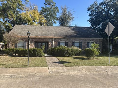 203 Briar Hill Drive N Houston TX 77042