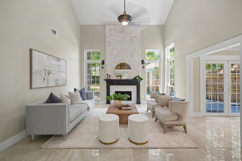 Photo of 98 Breezy Point Place, The Woodlands, TX 77381 (MLS # 84157091)