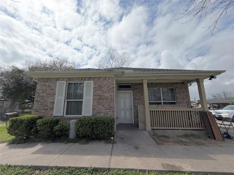 Homes For Sale - 6713 Woodrow Street<br/> Texas City, TX 77591