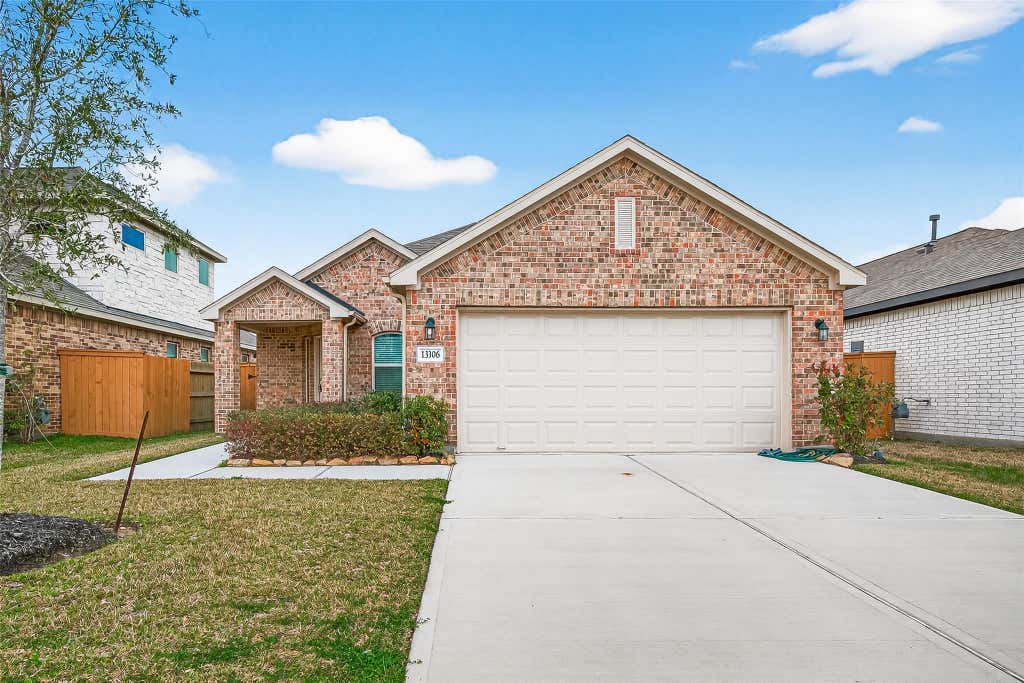Photo of 13306 Dalvay Beach Drive, Texas City, TX 77568 (MLS # 17477649)