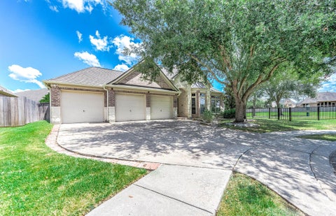 Photo of 2313 Lilac Breeze Lane, Pearland, TX 77584 (MLS # 28851958)