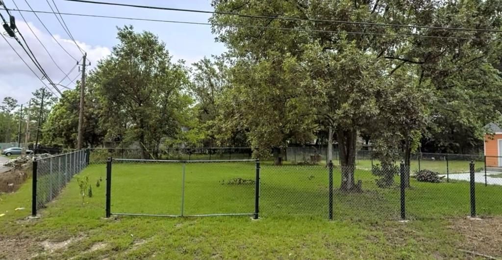 Photo of 8918 Denton Street, Houston, TX 77028 (MLS # 39373622)