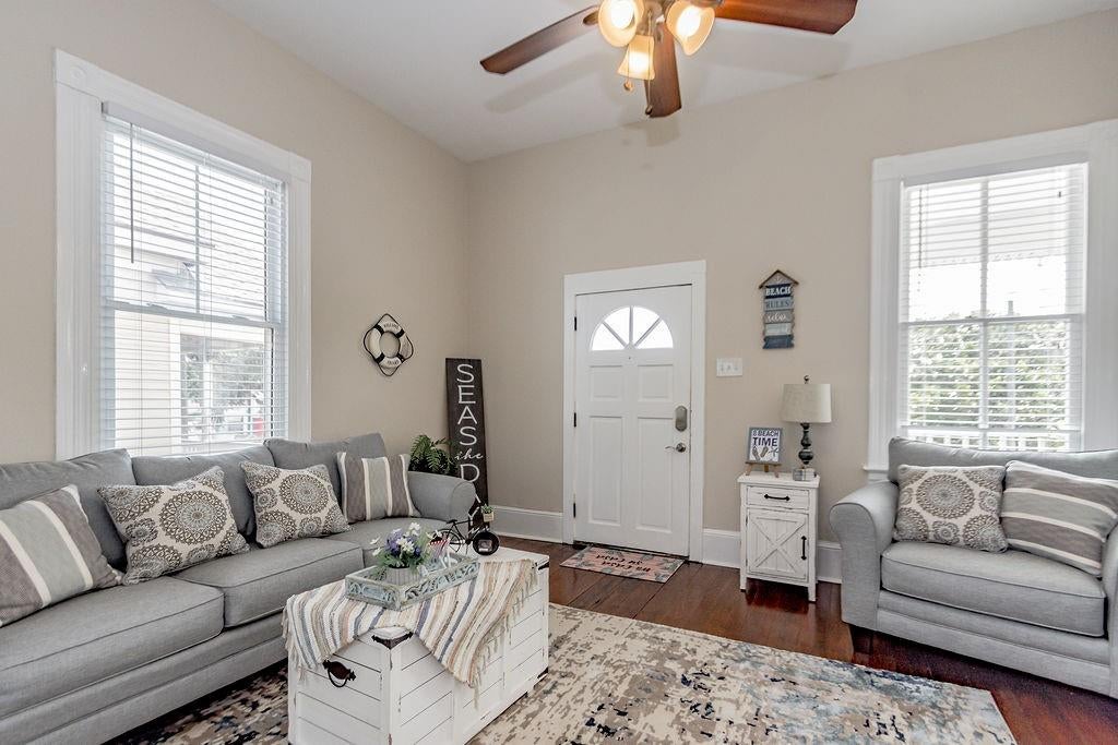 1406 Moody Avenue 2