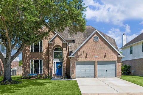 Homes For Sale - 1418 Summer Forest Drive<br/> Sugar Land, TX 77479