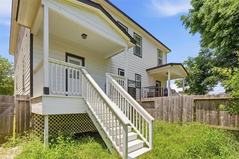 Tiny photo for 2218 Bringhurst Street #B, Houston, TX 77026 (MLS # 20150008)