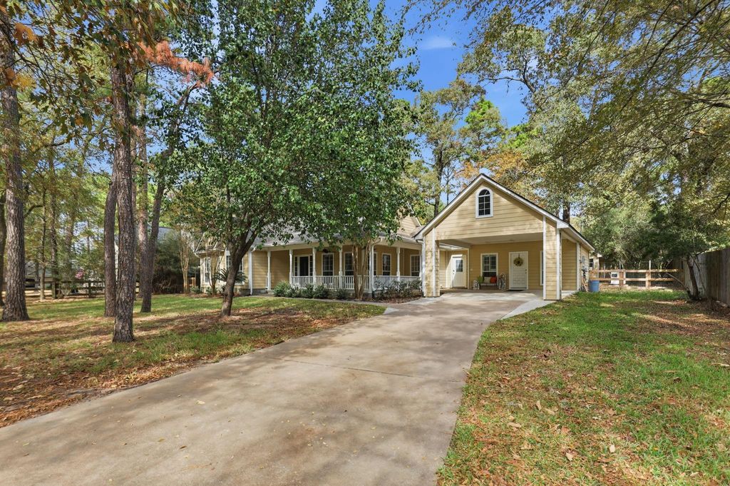 Photo of 22914 Bramblevine Drive, Magnolia, TX 77355 (MLS # 19715778)