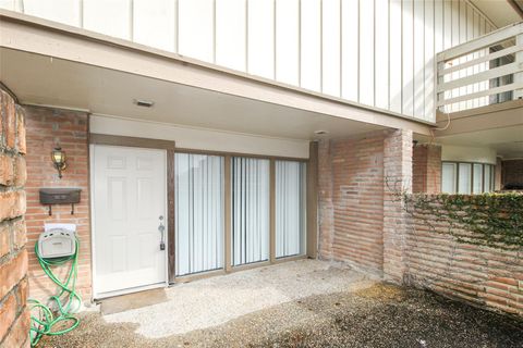 Tiny photo for 821 S Ripple Creek Drive #1, Houston, TX 77057 (MLS # 35450715)