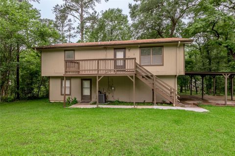 Photo of 138 Summer Place #B, Huntsville, TX 77340 (MLS # 33494086)