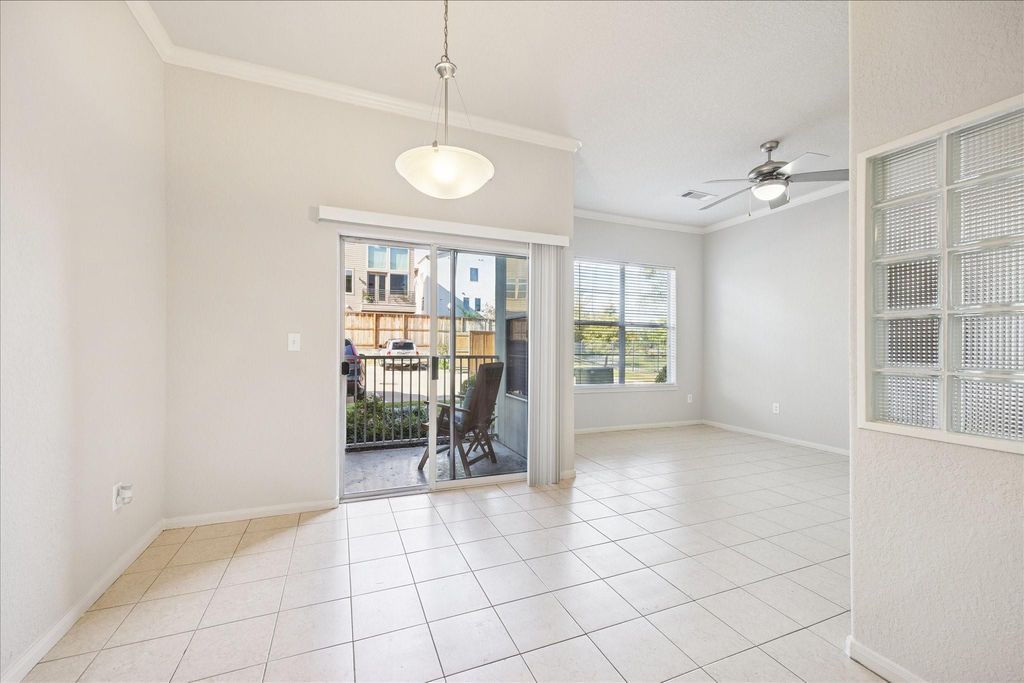 Photo of 1441 East Street #101, Houston, TX 77007 (MLS # 96584219)