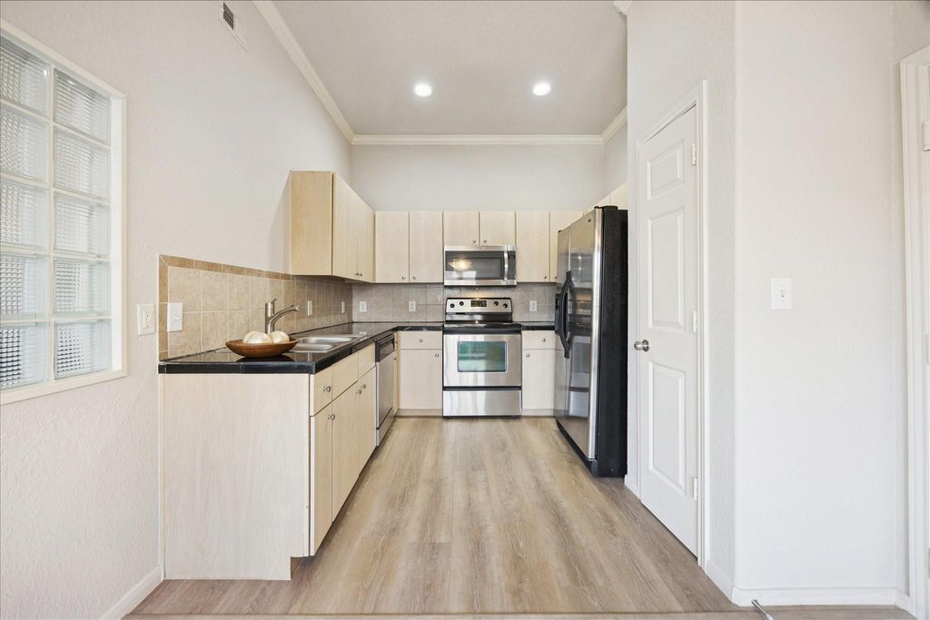 Photo of 1441 East Street #101, Houston, TX 77007 (MLS # 96584219)