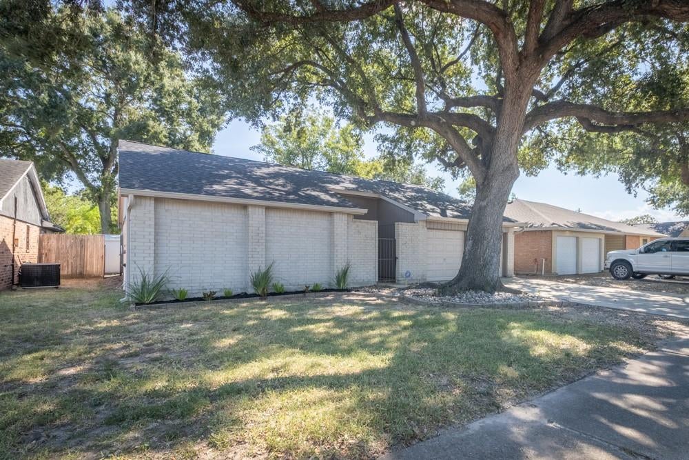 10014 Quiet Hill Road