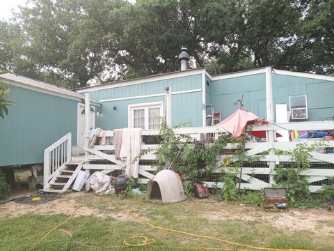 Photo of 925 Cattlemens Row, Lockhart, TX 78644 (MLS # 57941580)