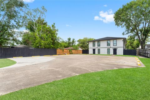 Photo of 9130 Vogue Lane #B, Houston, TX 77080 (MLS # 23756169)