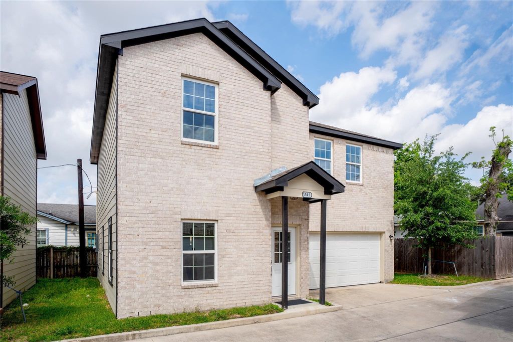 Photo of 1515 Fairbanks Street, Houston, TX 77009 (MLS # 11365392)