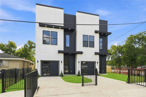 Multifamily For Sale - 7907 Earhart Street #A/B<br/> Houston, TX 77028