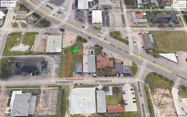 1301 N AVENUE H, FREEPORT, TX 77541 - Image e324188f2b2cd403f05c2e1a2346e4c5/2269723473
