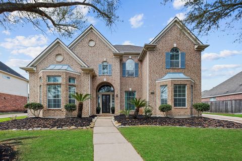 Photo of 8639 Westbrook Forest Drive, Sugar Land, TX 77479 (MLS # 81227387)